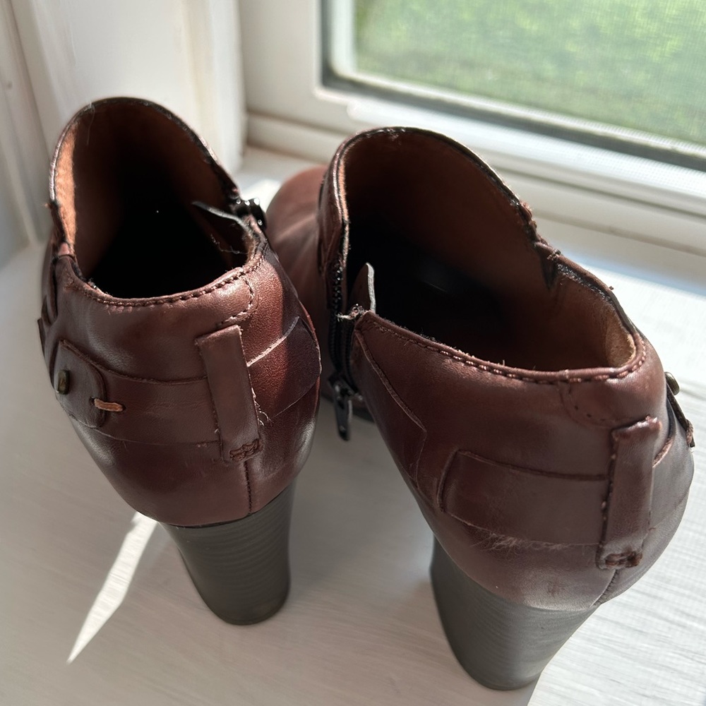 Clarks booties - Picture 2 of 5
